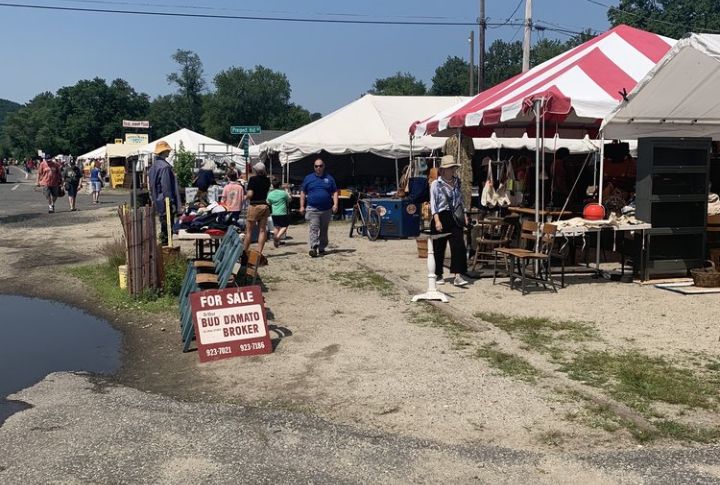 Brimfield Antique Show In Massachusetts
