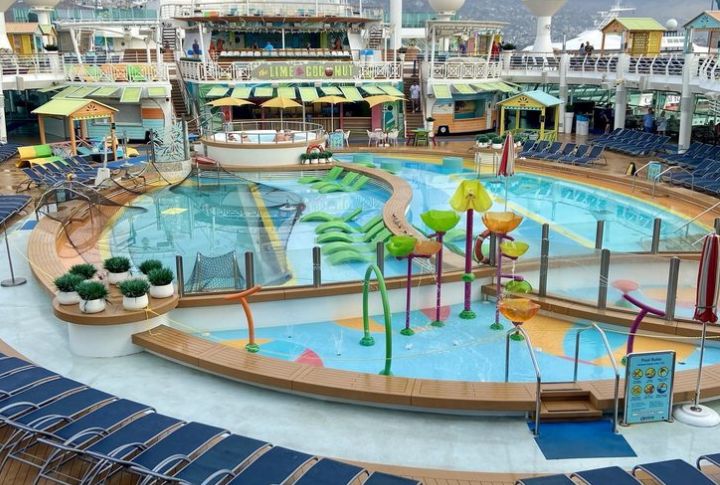 AquaTheater