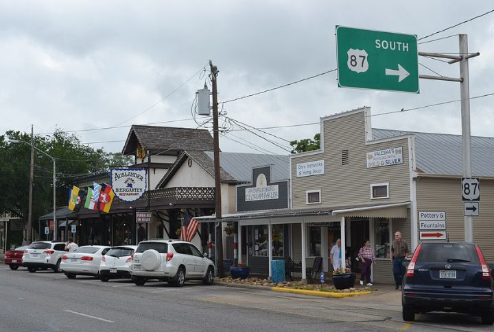 Main Street Is A Vintage Shopper's Paradise