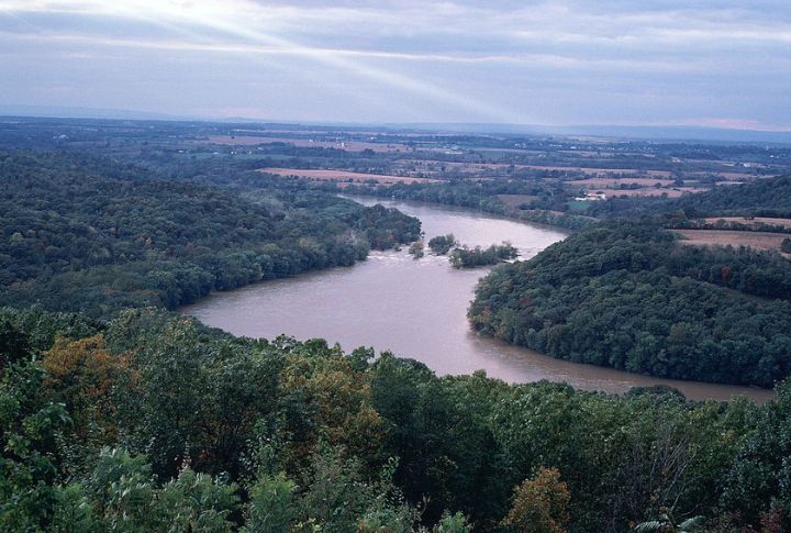 There Was A Connection Between The Mounds And Waterways