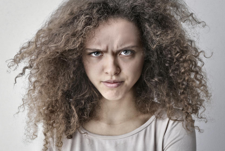 10 Habits That Separate Irrational Thinkers From The Rest