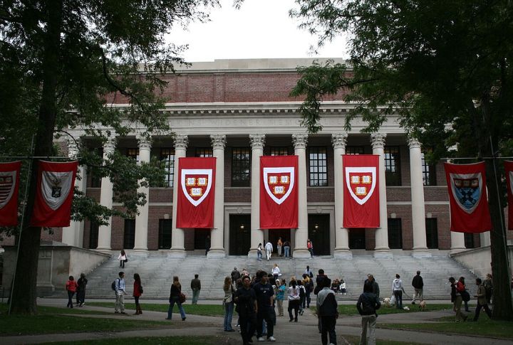 Harvard University (1636)