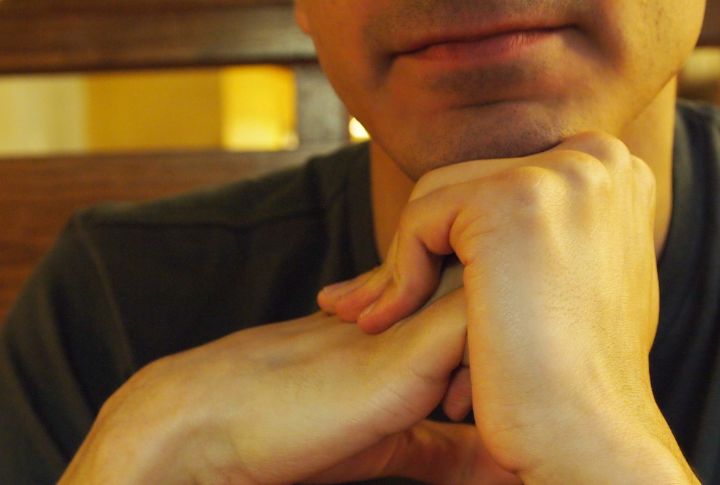 Cracking Knuckles Doesn't Cause Arthritis