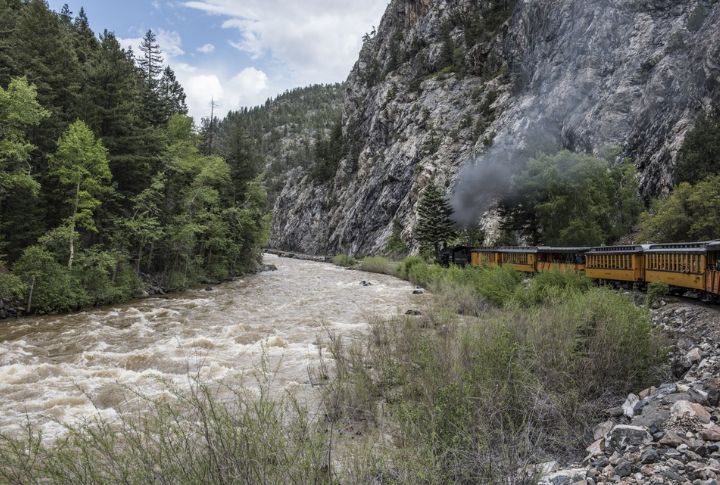 Climbs Nearly 3,000 Feet Through The Rockies