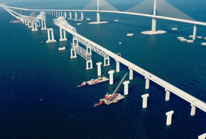 Sunshine Skyway Bridge (Tampa Bay, 1980)