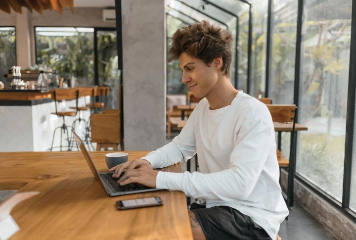 Working Remotely From Coffee Shops