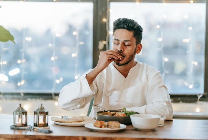 Eat dinner without screens nearby