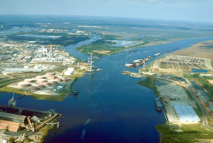Mobile River