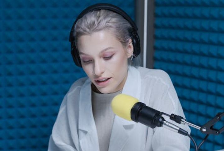 Radio DJ (Traditional)