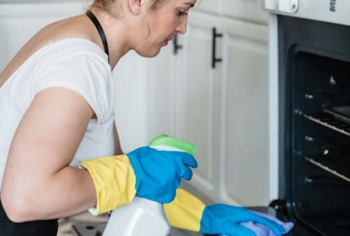 How To Clean An Oven