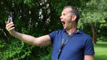 outside, man, people, summer, nature, selfie, self-image, gapes, mobile, forest, green, tree, the man, the person, photo, shoot, camera, phone, angry, screams, roar, empower, empowerment, jaw, mouth, stare, selfie, selfie, selfie, selfie, selfie