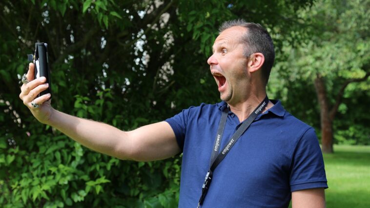 outside, man, people, summer, nature, selfie, self-image, gapes, mobile, forest, green, tree, the man, the person, photo, shoot, camera, phone, angry, screams, roar, empower, empowerment, jaw, mouth, stare, selfie, selfie, selfie, selfie, selfie