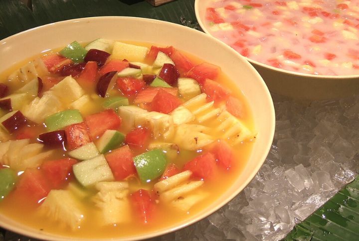Fruit cocktail in syrup