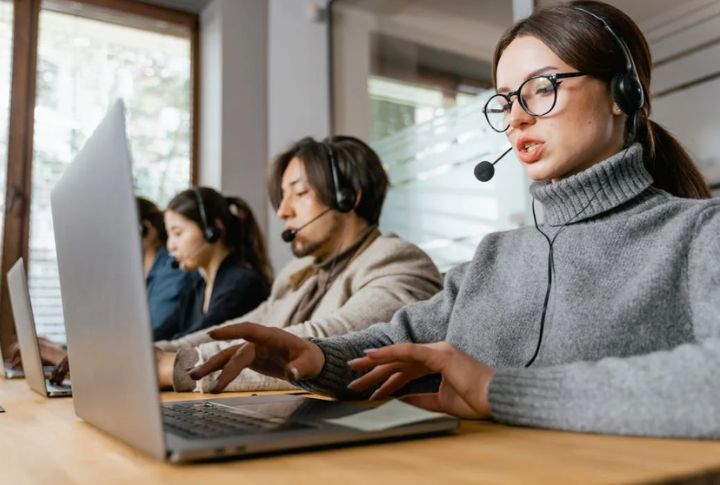 Call Center Representative