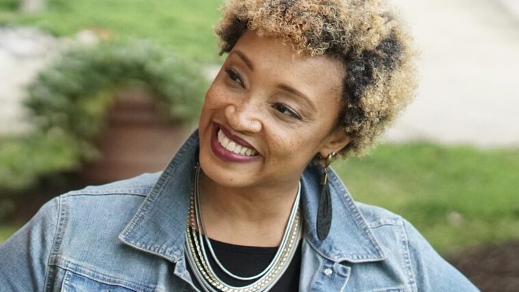 woman, smiling, black woman, ethnic, conversation, communication, smile, people, talk, person, girl, talking, women, face, cute, contact, information, black woman, black woman, black woman, black woman, black woman, conversation, people