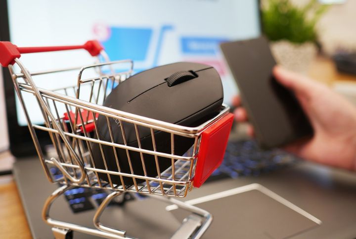 Shift Toward Online Shopping Hurts Physical Retailers