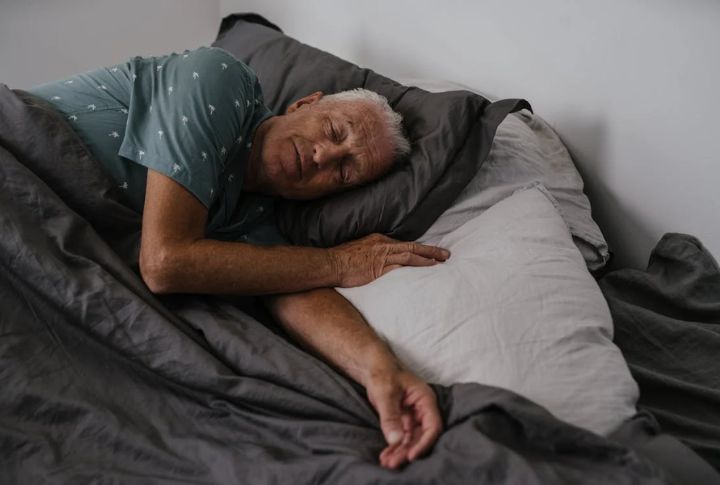 You Choose Sleep Over Social Pressure