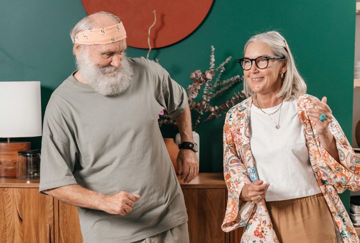 You Dance, Sing, And Move Even If You’re Offbeat