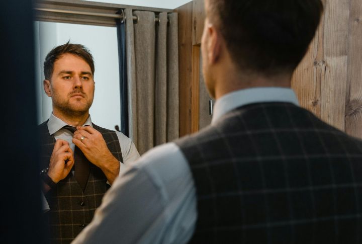 Displaying Insecurity About Physical Appearance